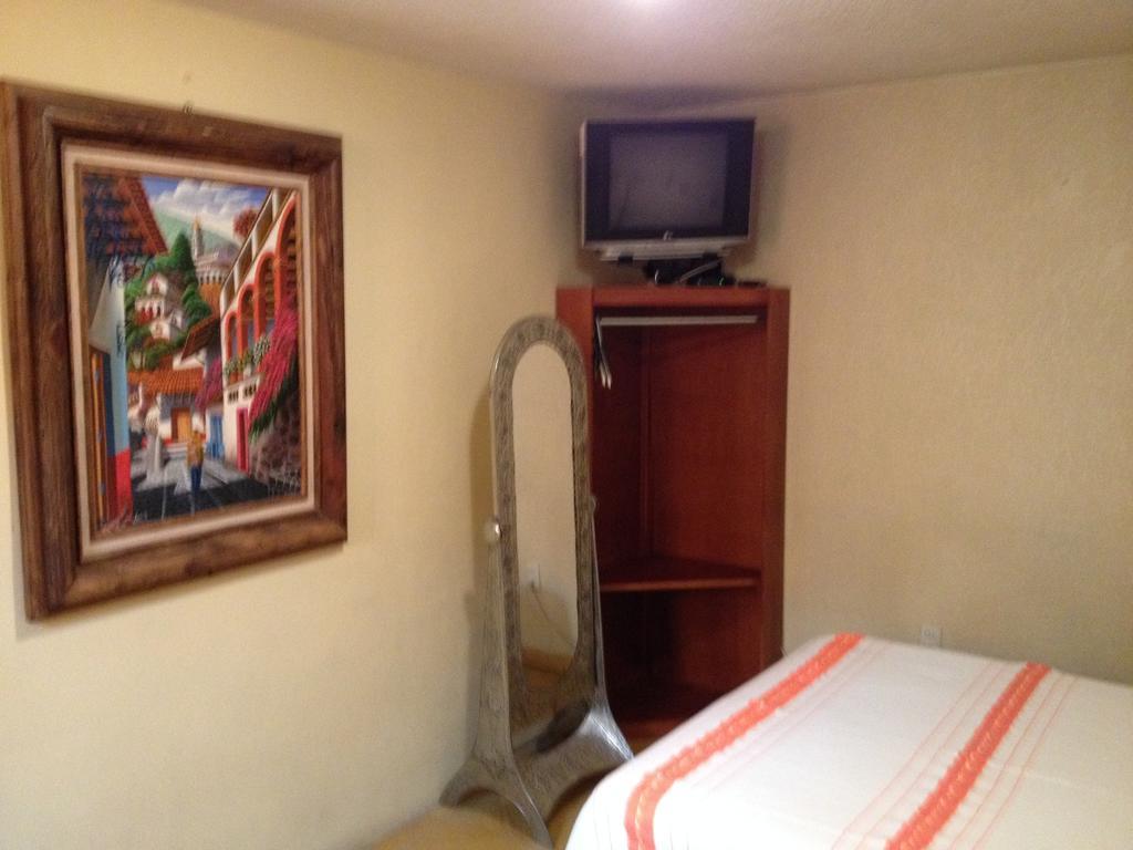 Hostal Casa Castillo Morelia Ngoại thất bức ảnh
