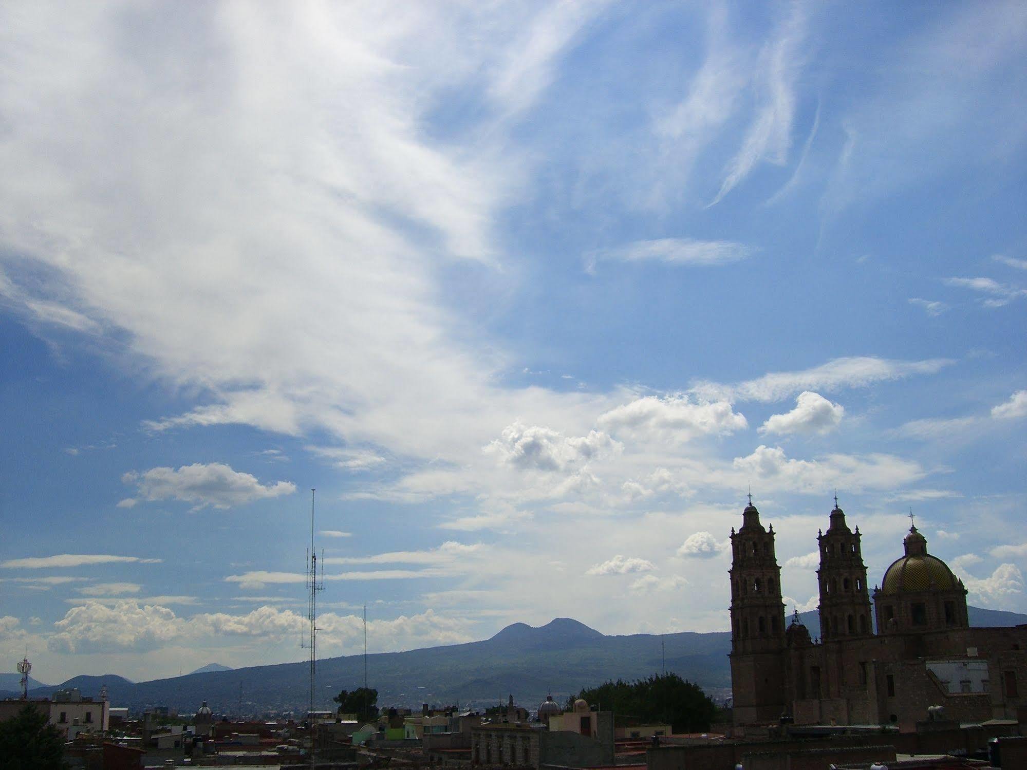 Hostal Casa Castillo Morelia Ngoại thất bức ảnh